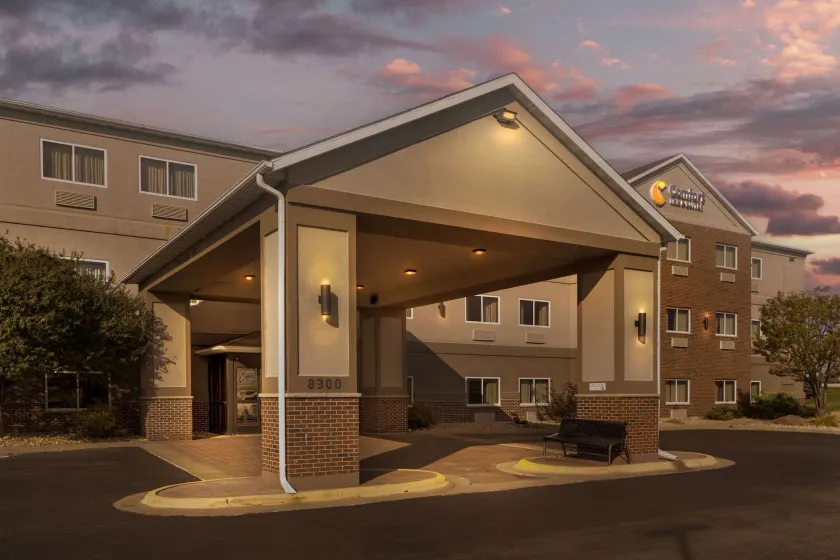 Comfort Inn & Suites Davenport - Quad Cities - Image 1