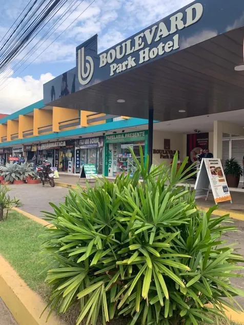 Boulevard Park Hotel - Image 1