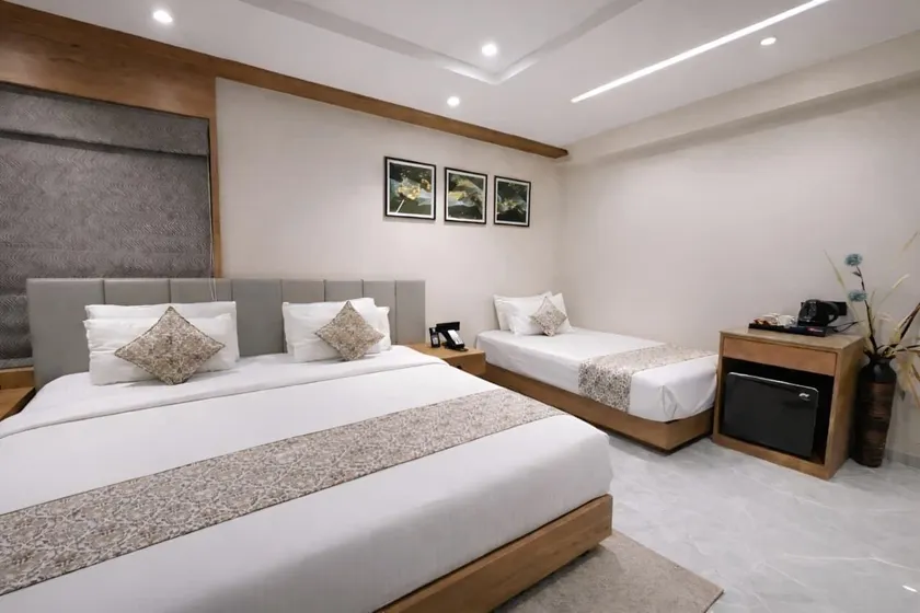 Hotel Park Royal - Image 1
