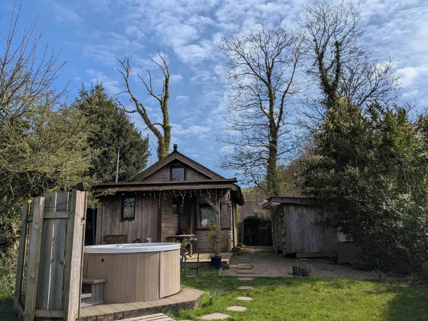 Cosy Eco Cabin - Image 1