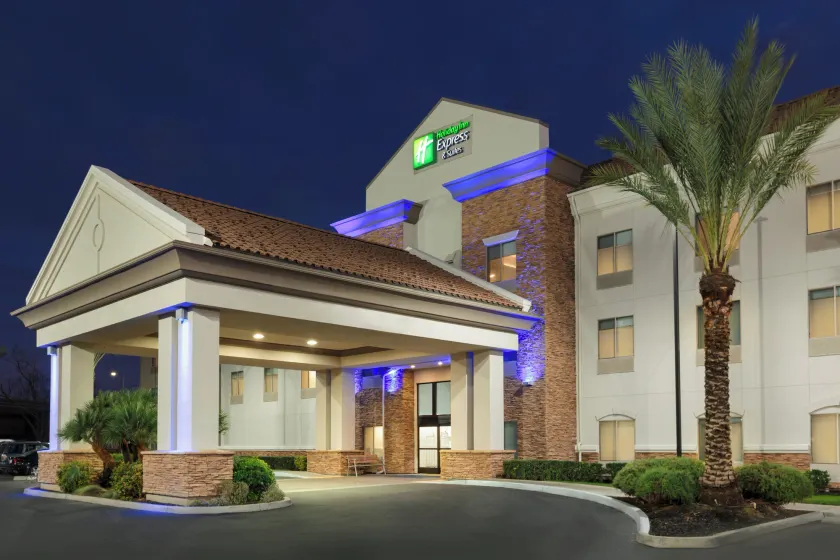 Holiday Inn Express & Suites Merced - Yosemite Natl Pk Area by IHG - Image 1