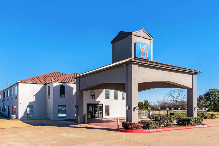 Motel 6-Ennis, TX - Image 1