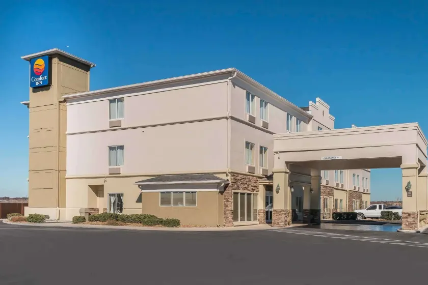 Comfort Inn near Frost Bank Center - Image 1