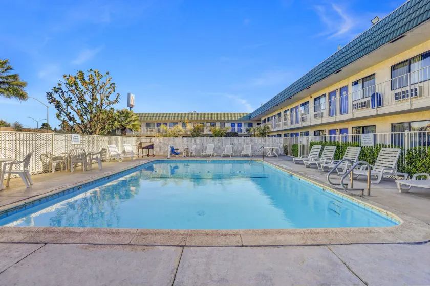 Motel 6-King City, CA - Image 1
