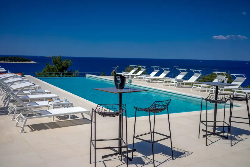 Golden Rays Luxury Villas & Apartments - Image 1