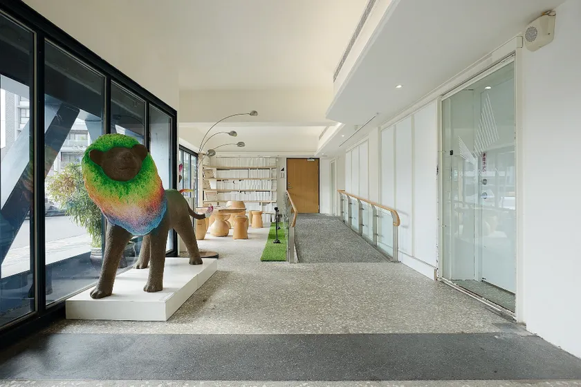 Papersun Hotel - Image 1