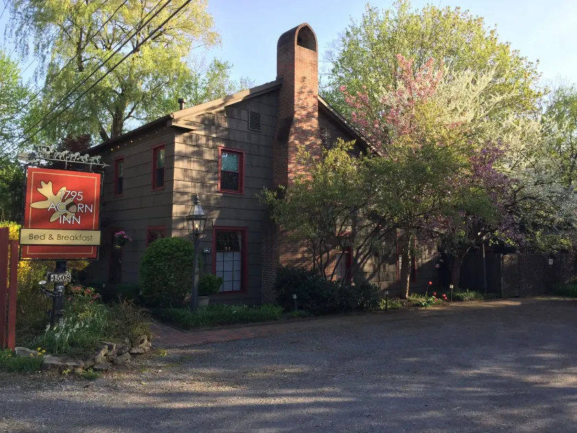 1795 Acorn Inn Bed and Breakfast - Image 1