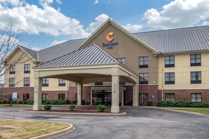 Comfort Inn Louisville Southwest - Image 1