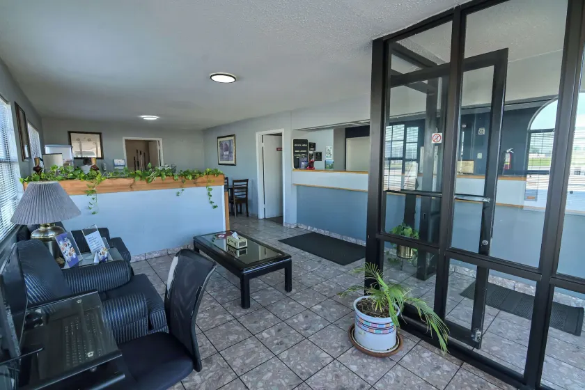 Americas Best Value Inn (Meridian) - Image 1
