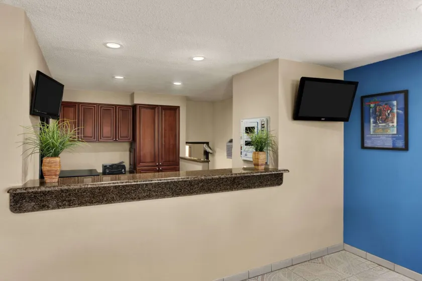 Days Inn by Wyndham Orange Park/Jacksonville - Hall