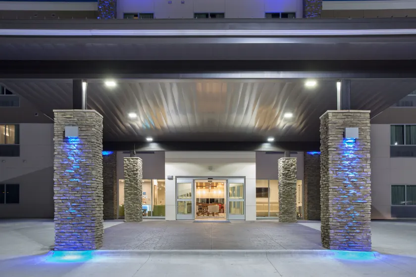 Holiday Inn Express & Suites Lincoln I - 80 by IHG - Image 1