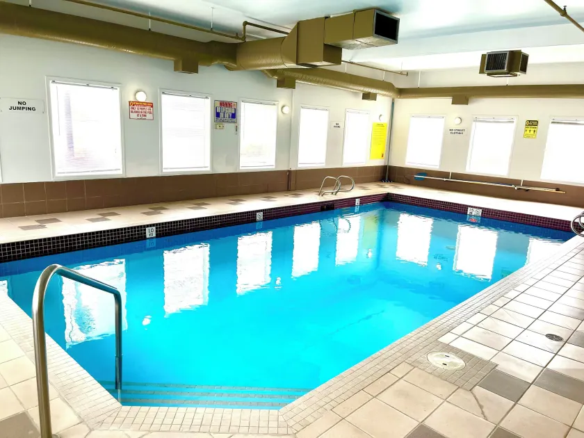 Super 8 by Wyndham Hinton-Free Breakfast,Wifi,Parking - Image 1