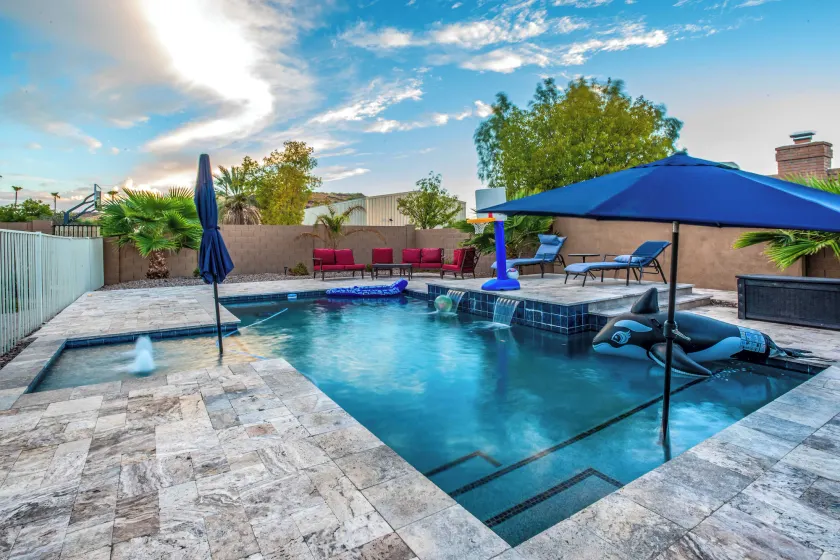 Glendale Escape Pet-Friendly avec Fire Pit & Yard! - Image 1