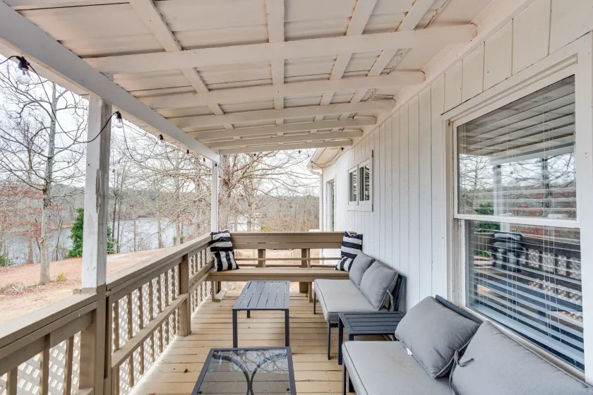 Lakefront Getaway w/ Porch in Athens Area! - Innvendig