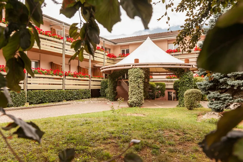 Hotel Les Remparts - Image 1
