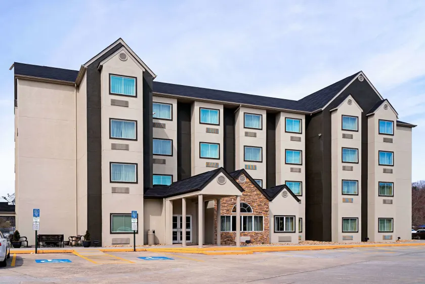 Quality Inn & Suites Robbinsville - Image 1