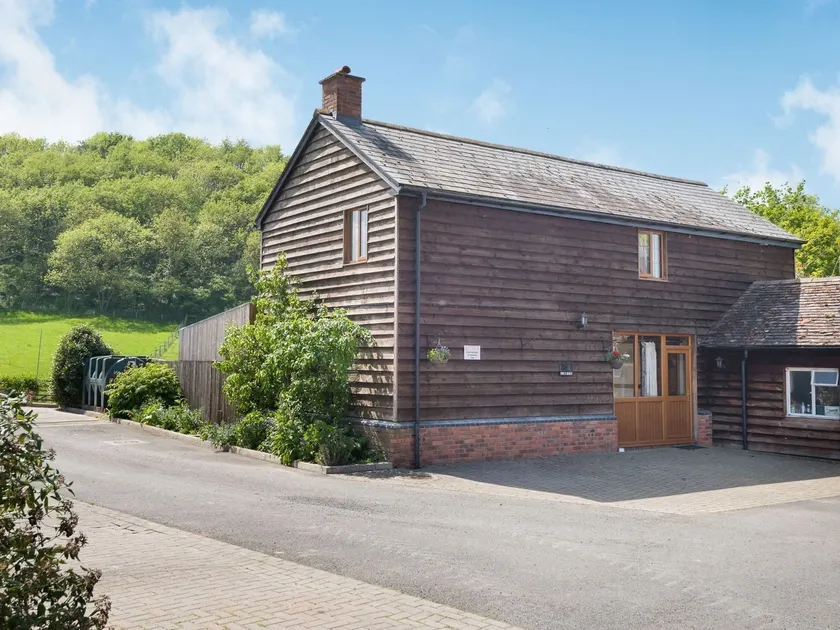 Owl Barn - Image 1