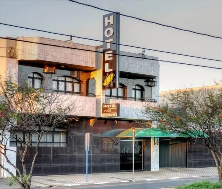 Hotel Carolina Plaza - Image 1