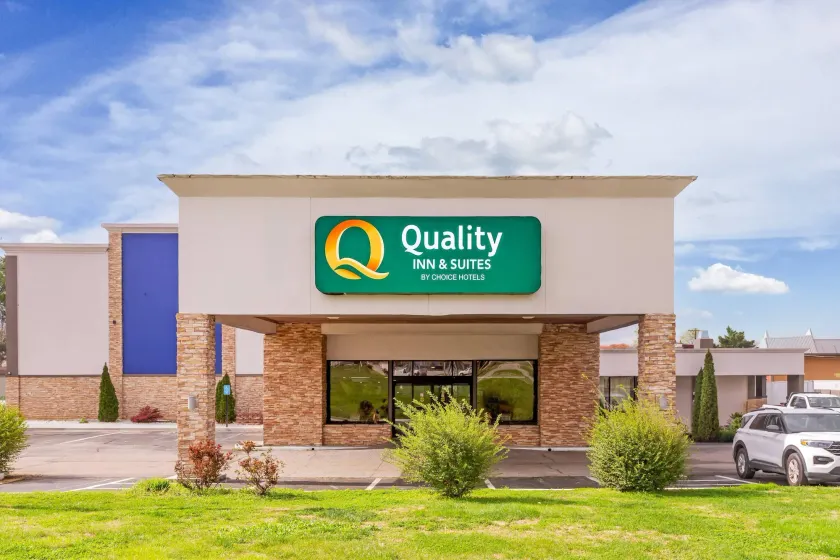Quality Inn & Suites Chattanooga-East Ridge - Image 1