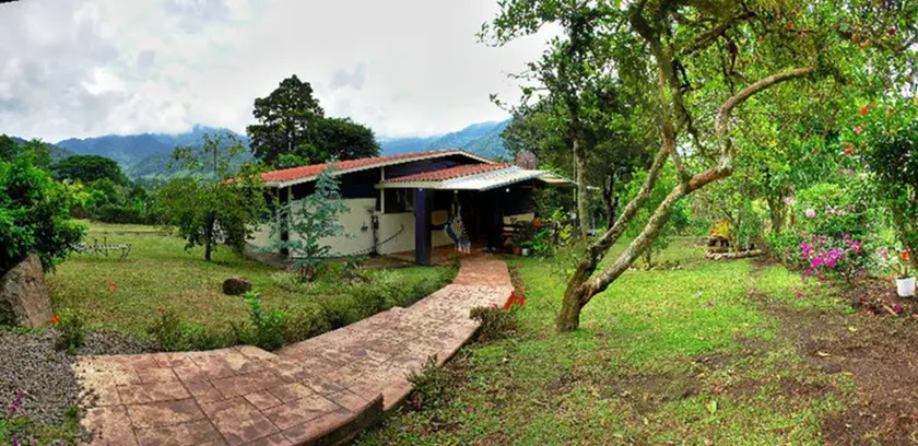 Hostal Casa Pedro Boquete - Image 1