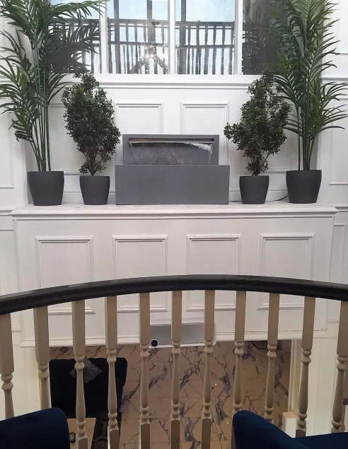 The Hillcrest Hotel - Image 1