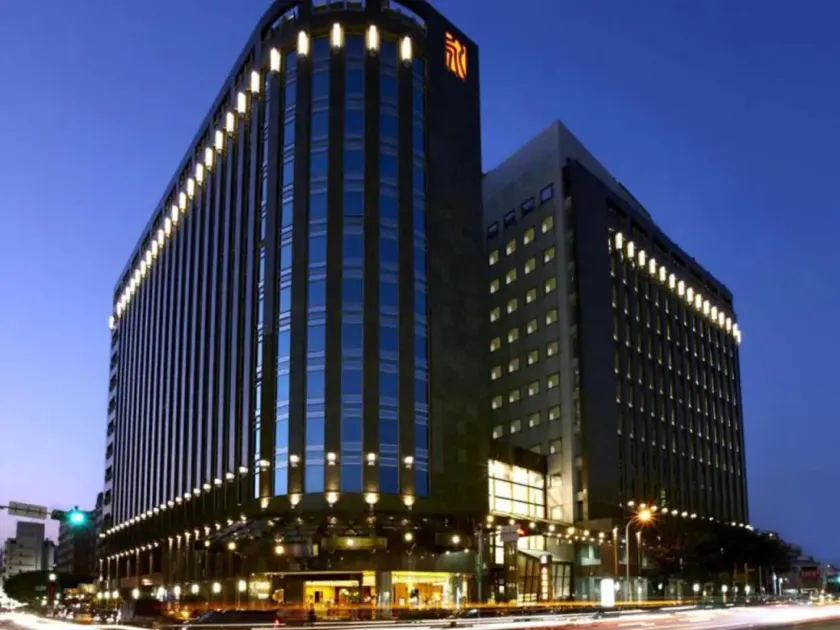 Tempus Hotel - Image 1