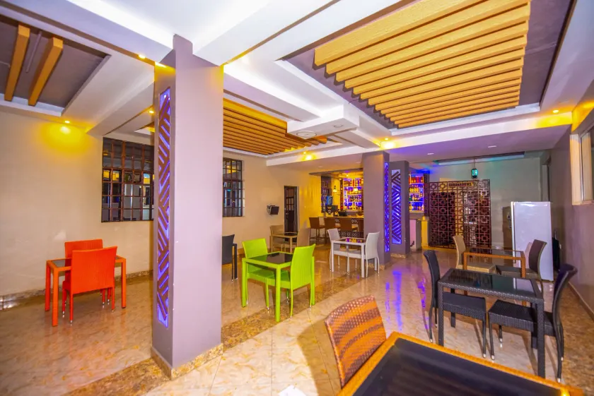 Kings Premier Inn - Image 1