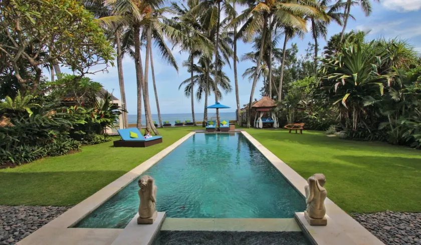 Villa Samudra Luxury Beachfront - Image 1