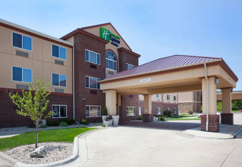Holiday Inn Express & Suites Aberdeen by IHG - Image 1