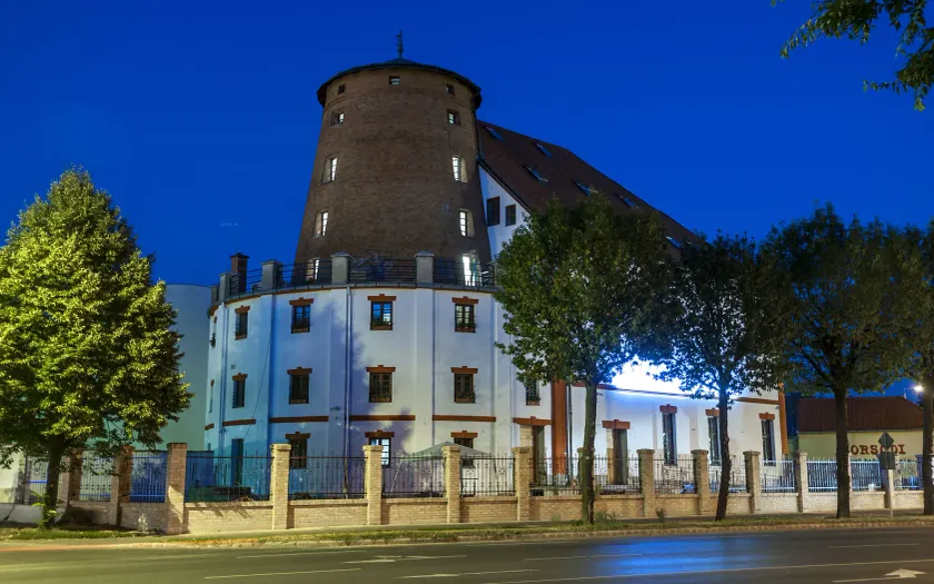 Malom Hotel - Image 1