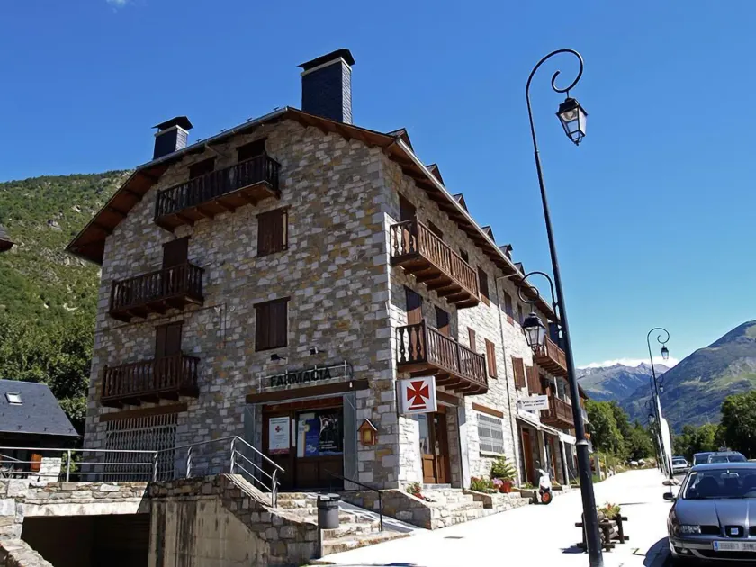 Apartaments La Llucana - Image 1