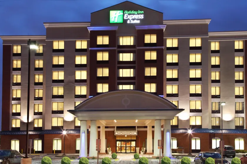 Holiday Inn Express Hotel & Suites Ohio State University- OSU Medical Center by IHG - Image 1