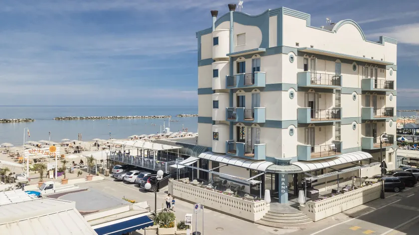 Strand - Image 1
