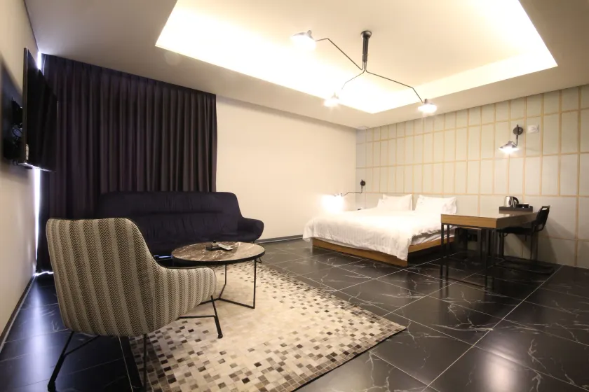 Hotel Eco stay - Image 1