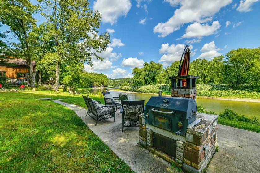 Riverfront Hallstead Cabin: Kayaks & Fire Pit! - Image 1