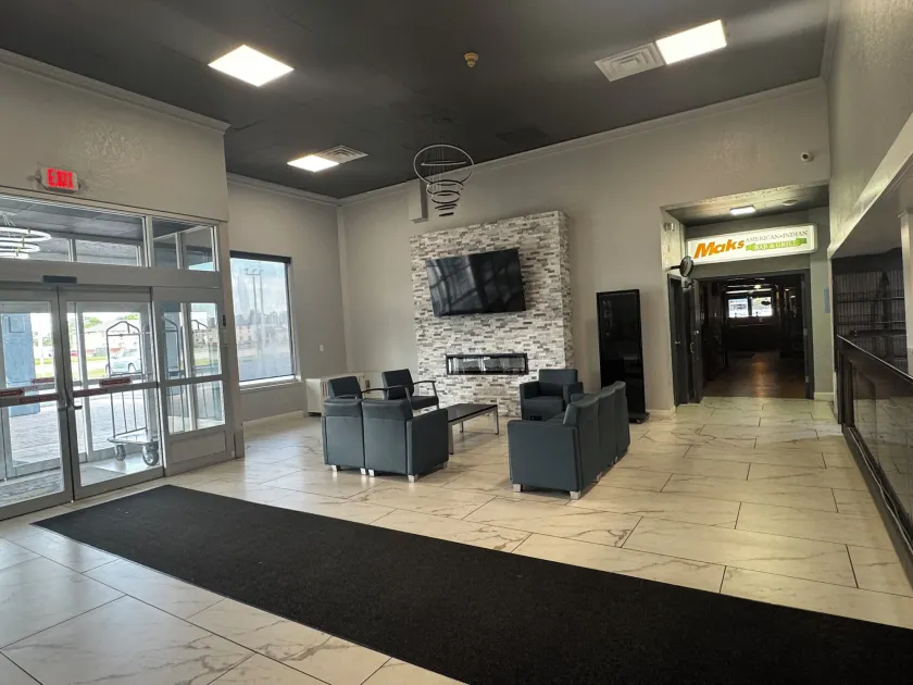 Rockfalls Inn & Suite - Lobby