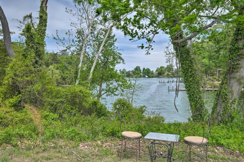 2 Mi to Lighthouse: Waterfront Home w/ Dock! - Intérieur