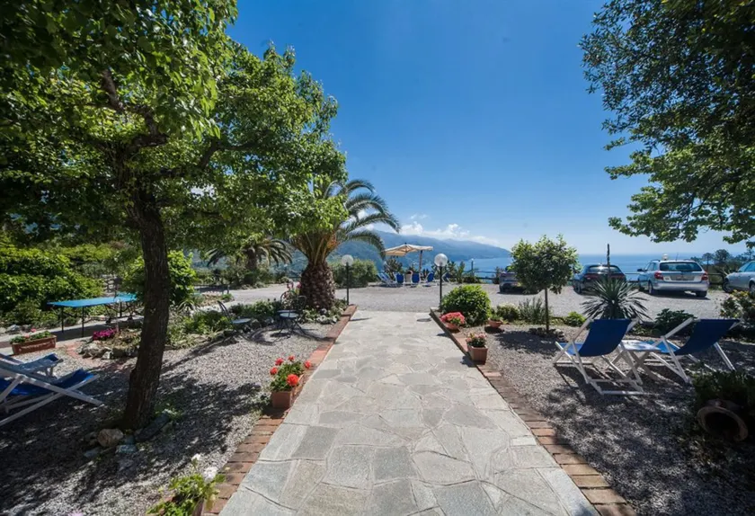Albergo Suisse Bellevue - Image 1