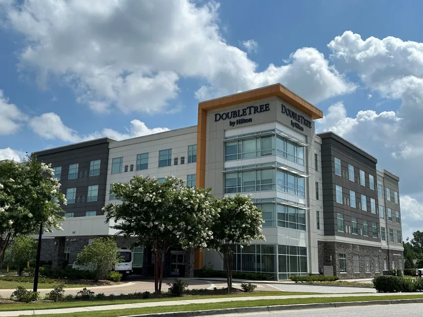 DoubleTree by Hilton Greenville Woodruff Road - Image 1