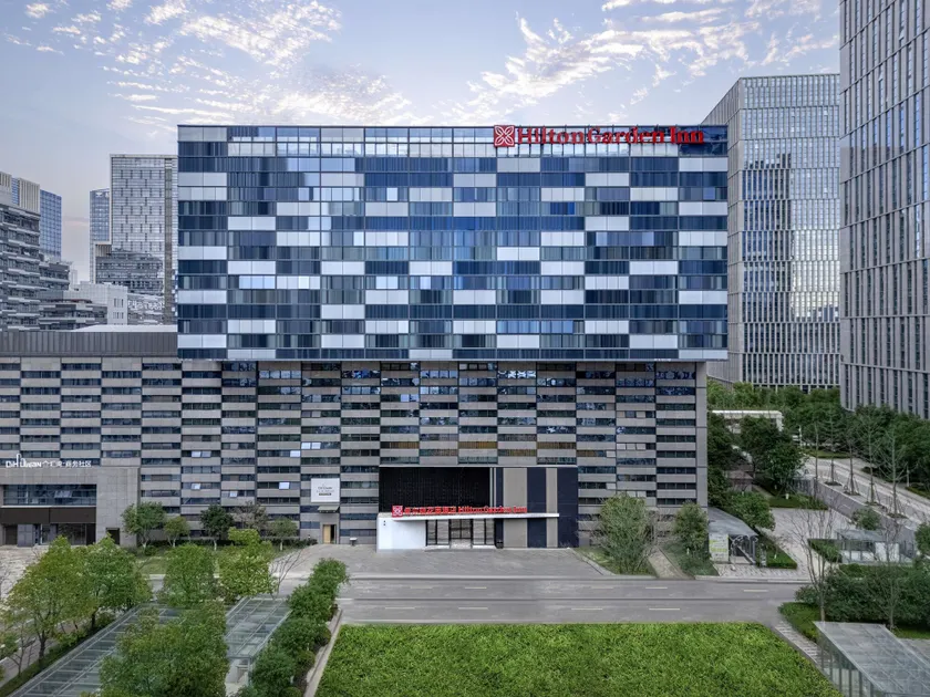 Hilton Garden Inn Nanjing Hexi Olympic Sports Center - Image 1