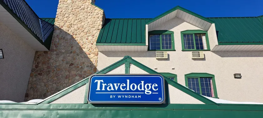 Travelodge by Wyndham Lacombe - Image 1
