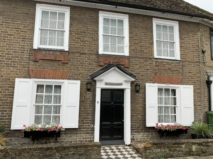 Ye Olde House - Image 1