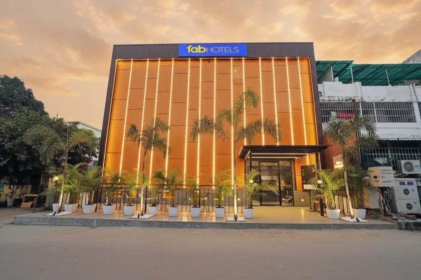 FabHotel Yellow Courtyard - Image 1