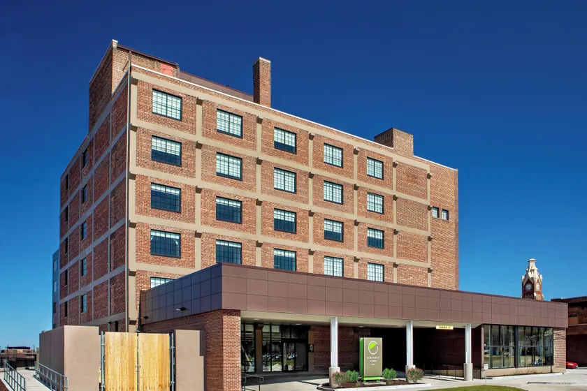 Element by Marriott Moline - Image 1