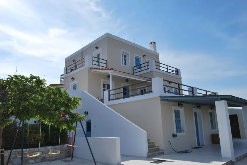 BAY VIEW HOUSE - Image 1