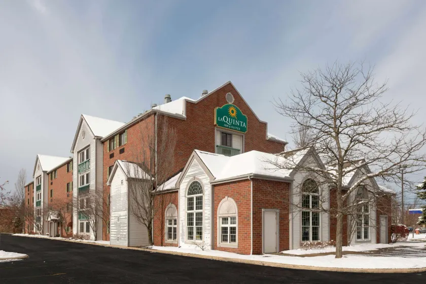 La Quinta by Wyndham Cleveland Macedonia - Image 1