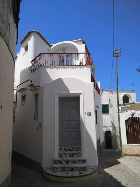 R&D Rest and Dream Capri - Image 1