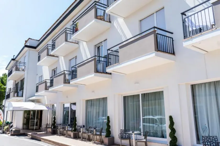 Hotel Laura - Image 1