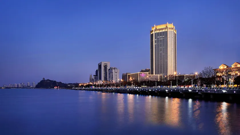 Crowne Plaza Zhenjiang by IHG - Image 1