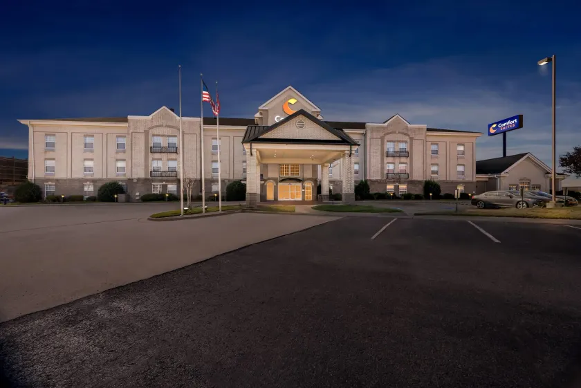 Comfort Suites Conway - Image 1